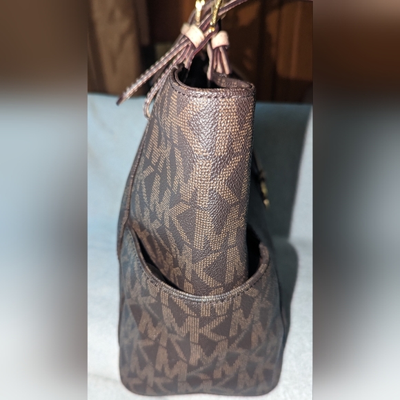 Michael Kors East West Jet Set signature logo tote bag - Picture 6 of 13